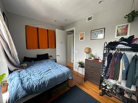 Rented by Premier Metro Realty Corp | media 10