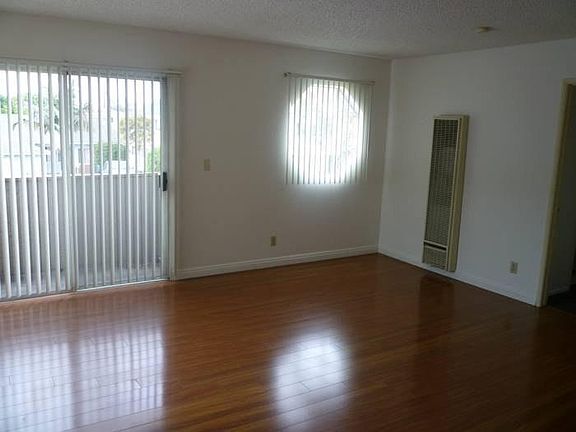 2nd image of 1525 W 207th St