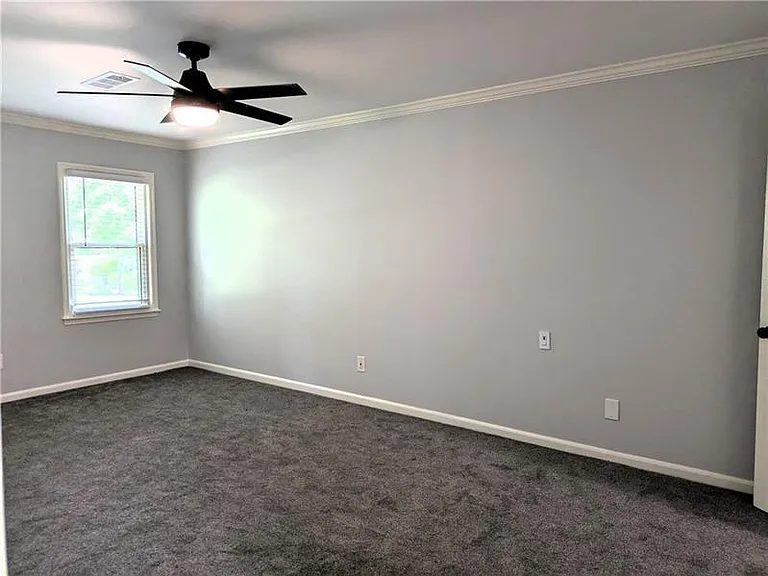 220 Indian Hills Ct — Photo 17