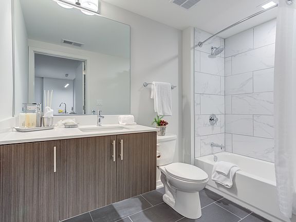 5th image of 1325 N Wells St #508