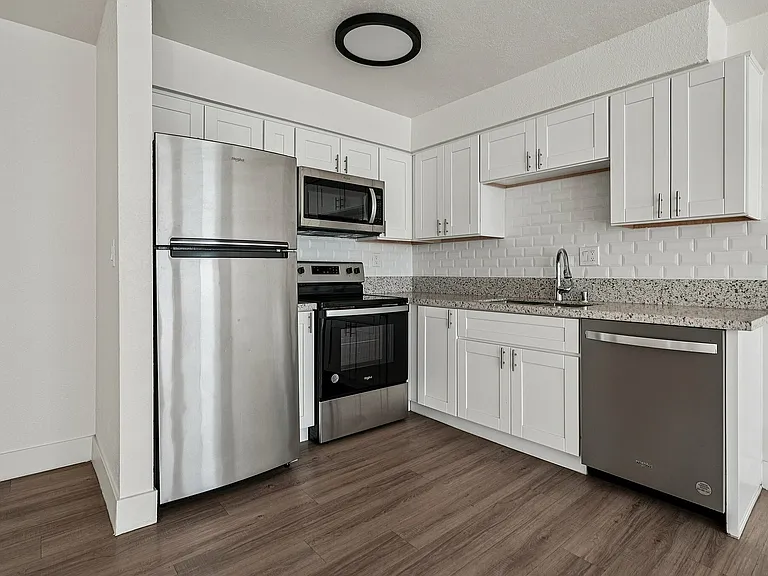 2x2 Kitchen