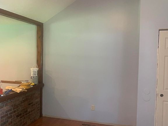 3rd image of 1015 S Barnes Ave
