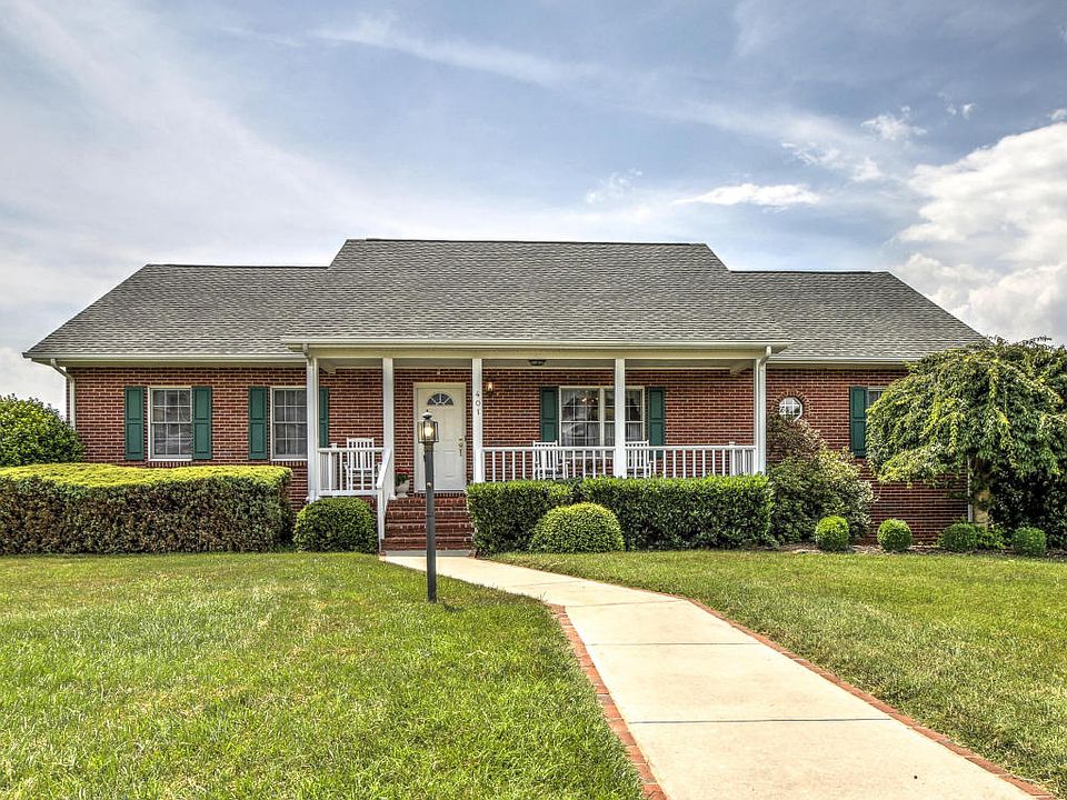 1st image of 401 Corllens Ln