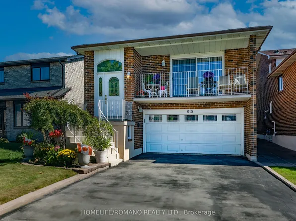 915 Lovingston Cres, Mississauga, ON L4W 3S6