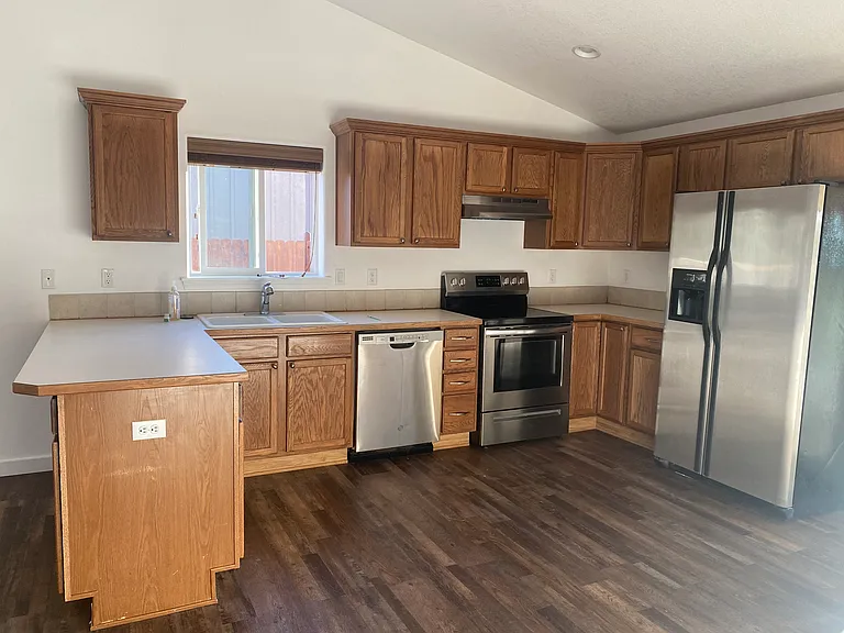 836 Fairmont Dr NE — Photo 23