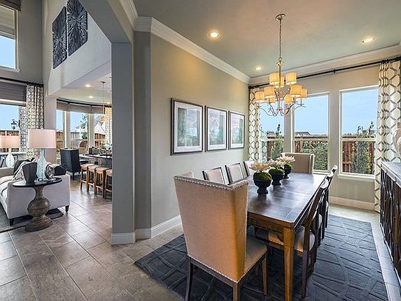 3rd image of 811 Garland Dr