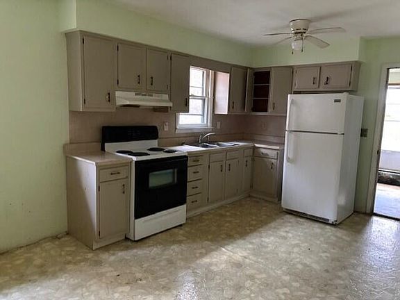 2nd image of 195 Woodland Est