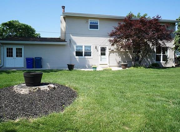 2nd image of 3730 Three Oaks Ct