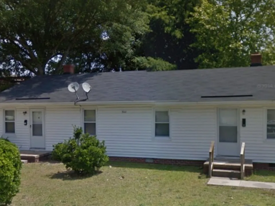 300 Higgs St