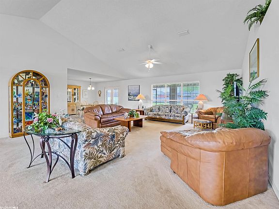 3rd image of 567 Park Ave