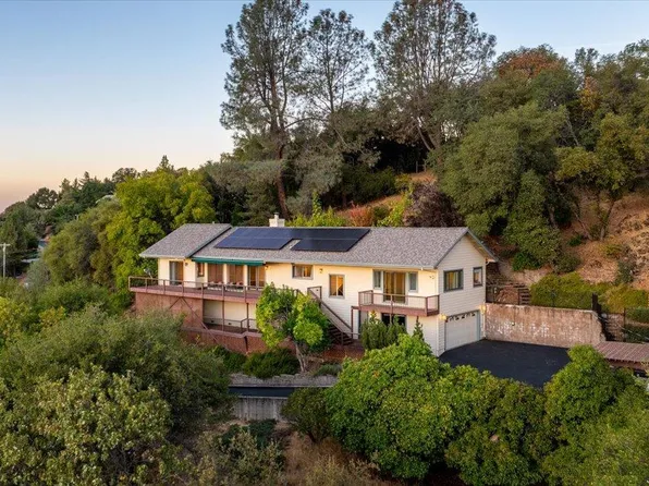 17814 Wallis Dr, Grass Valley, CA 95949