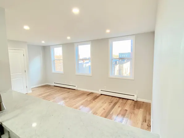 1210 Vyse Avenue image 17 of 21