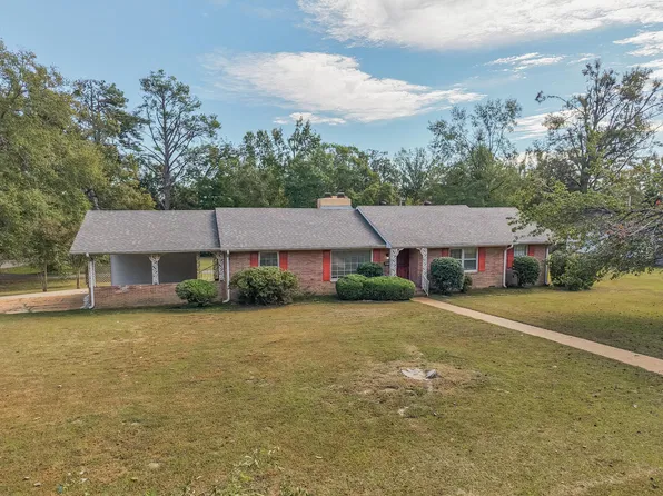 1910 Maple Rd, Corinth, MS 38834