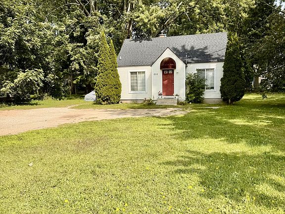 2nd image of 411 136th Ave