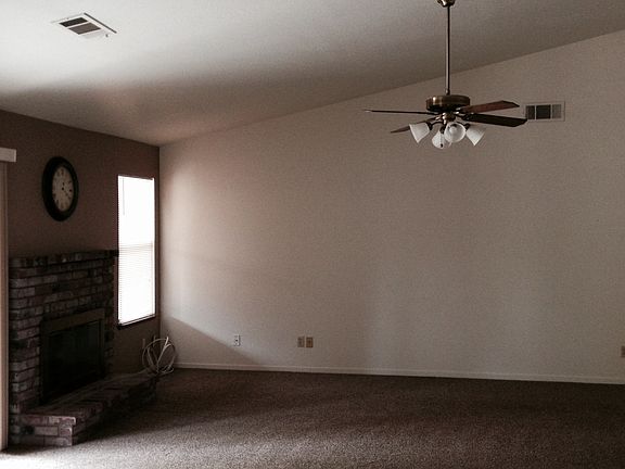 4th image of 5000 W Hillsdale Ave