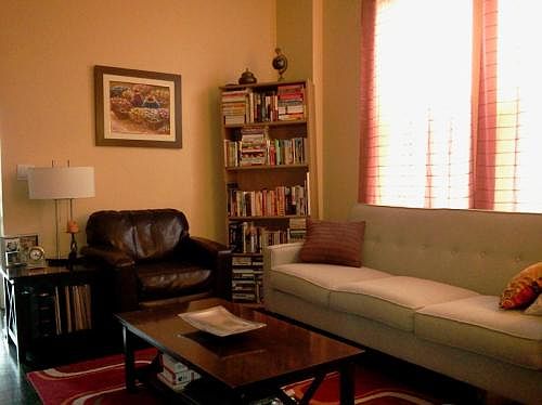 5th image of 925 N Mozart St APT 3R