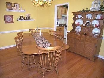 4th image of 1633 Torrington Dr