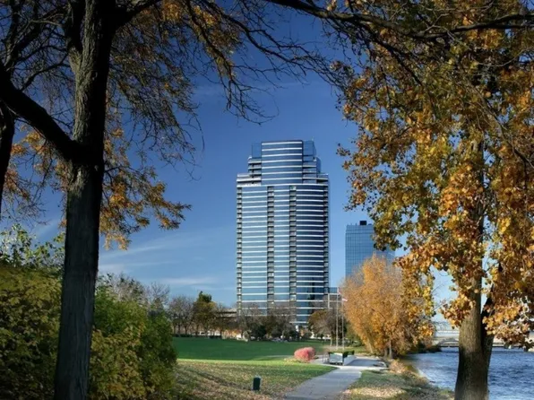 335 Bridge St NW, Grand Rapids, MI