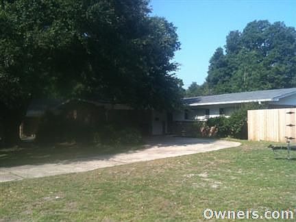 3 bedroom 2 bath home 1609 Sq. feet