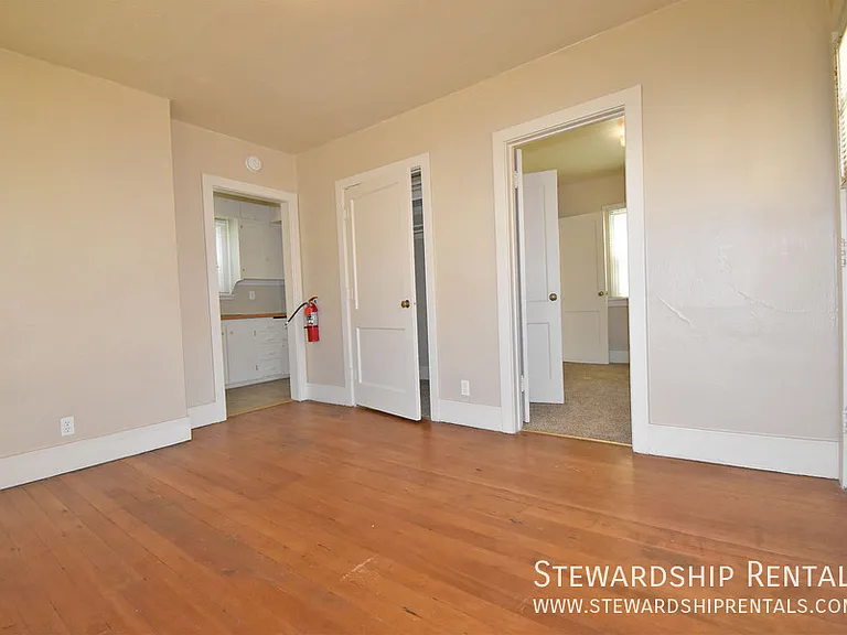 2024 Emerald St #5 — Photo 4