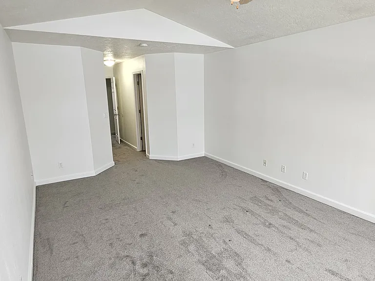 402 Par Ave — Photo 24