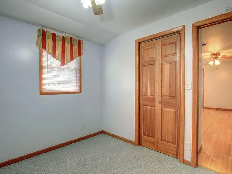 302 Greenview Dr — Photo 19