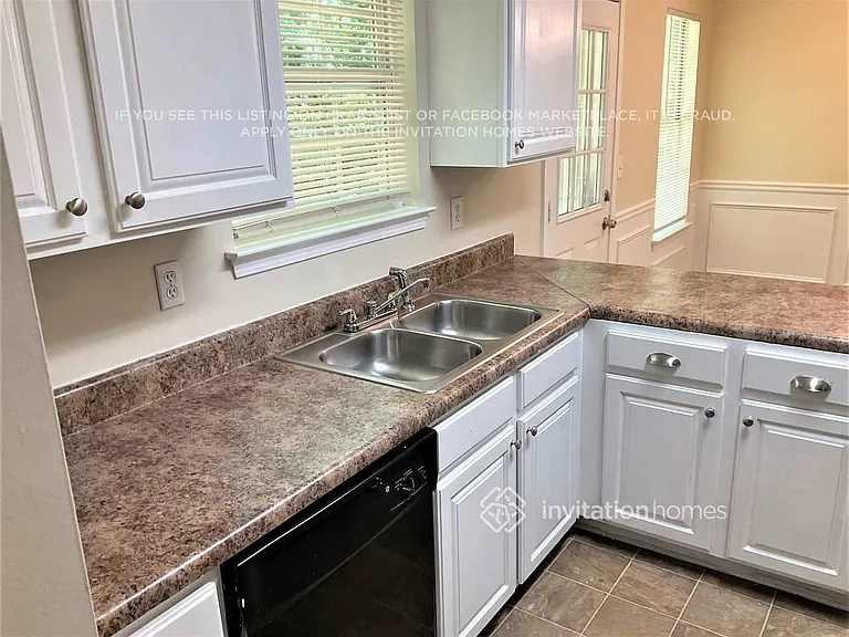 3985 Melanie Woods Dr — Photo 7