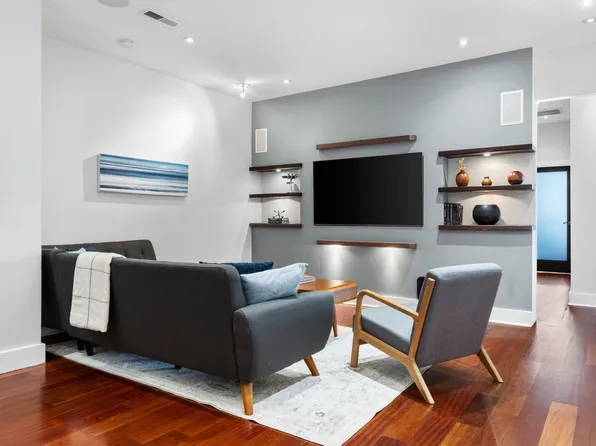 182 E Bay St #203, Charleston, SC 29401