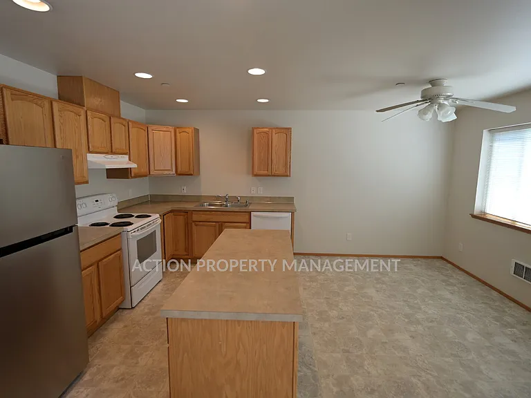 1312 Campbell Ave #2 — Photo 17