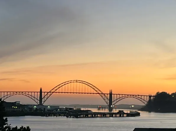 1000 SE Bay Blvd #430-431, Newport, OR 97365