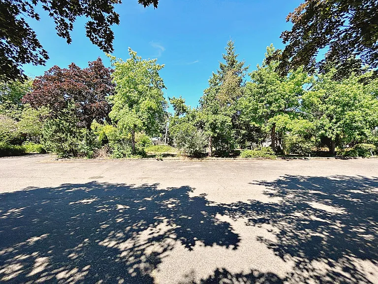 13942 SE Division St — Photo 34