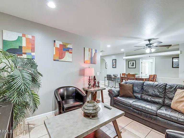 2919 W Palm Ln — Photo 3
