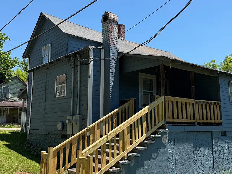 250 Jackson St — Photo 17