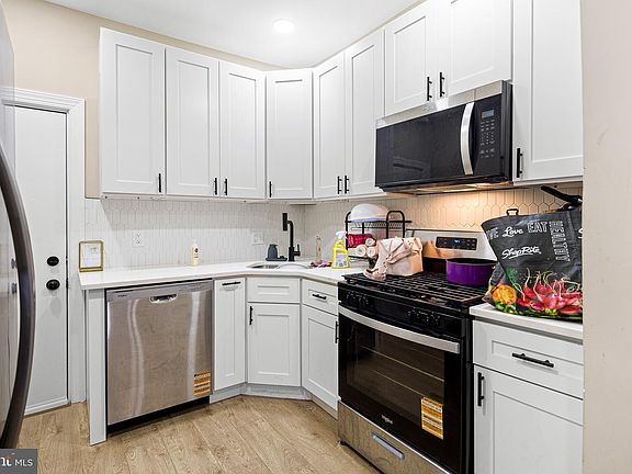 5th image of 2410 W Mayfield St
