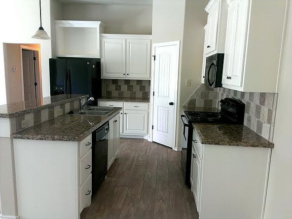 3rd image of 6806 Oakridge Ave APT B