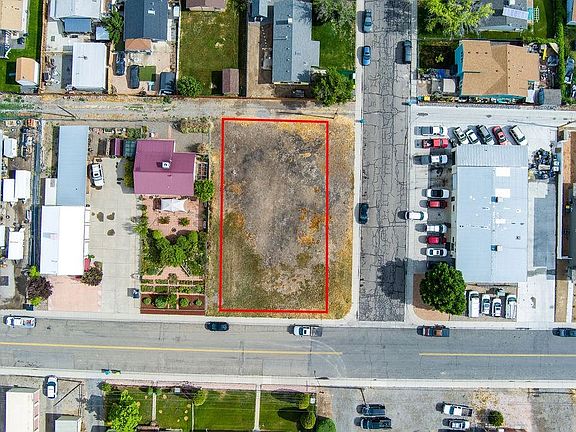 3rd image of 715 E Grand Ave