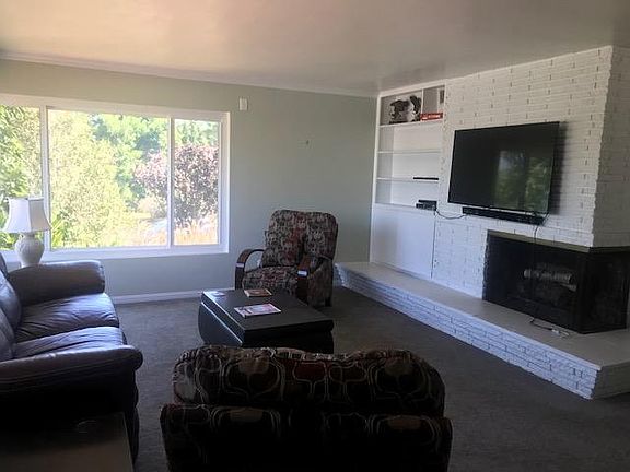 3rd image of 11452 Iris Ave