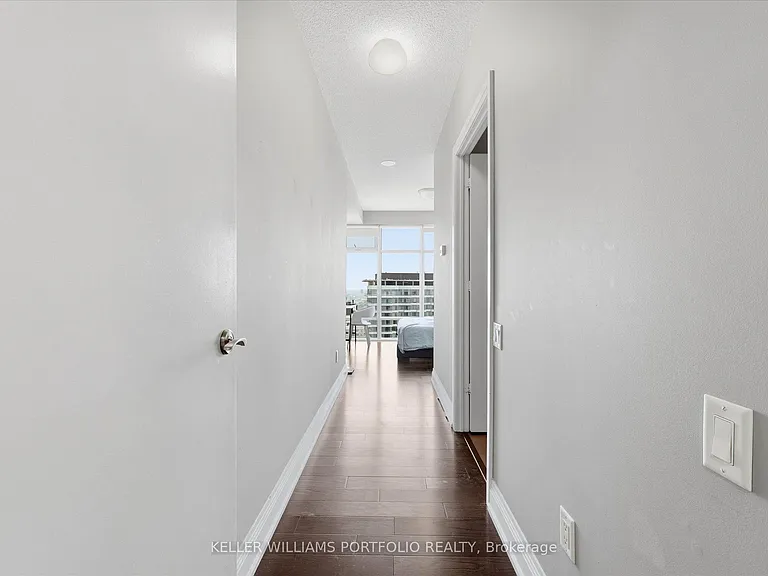 2191 Yonge St #4111 — Photo 2