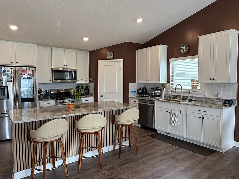 14250 Cheshire Ln N — Photo 13