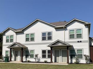 207 W Cloud St #D, Gainesville, TX 76240