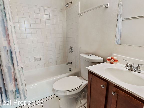 5th image of 3575 N Oakland Ave #10388683