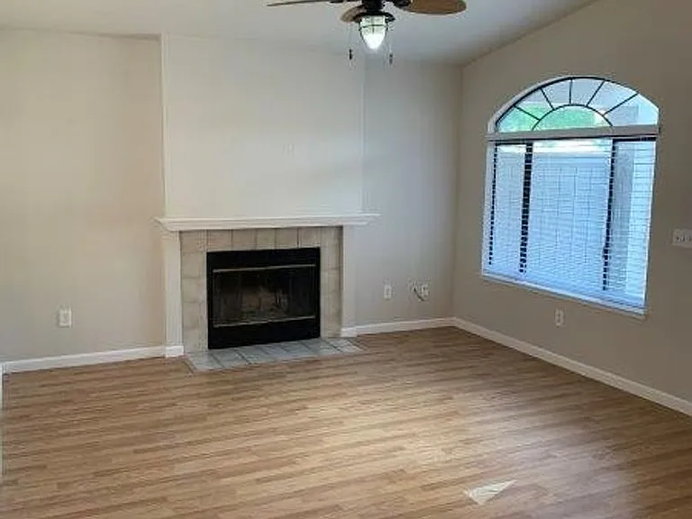 8228 Bluehaven Ct — Photo 11