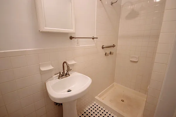 Rented by Highline Residential | media 7