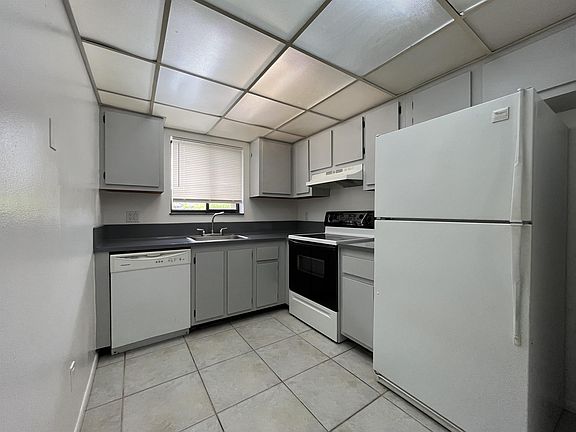 3rd image of 1325 S Flagler Ave APT 108