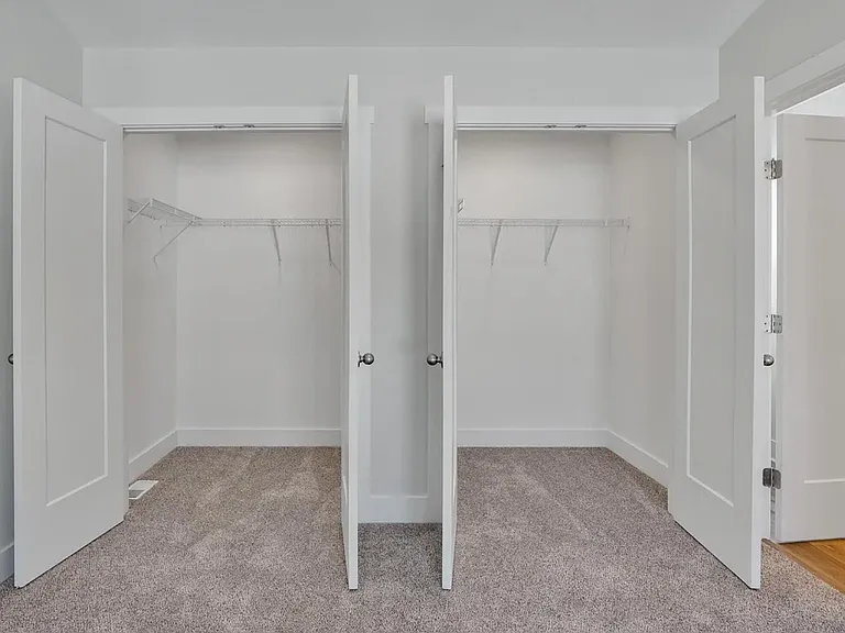 2866 Worth Dr — Photo 11