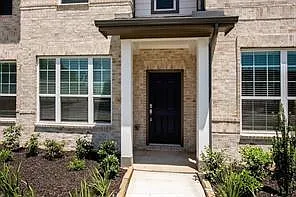 8040 Scanlan Trl — Photo 2