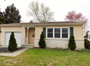 13 Brakenbury Dr, Toms River, NJ 08757