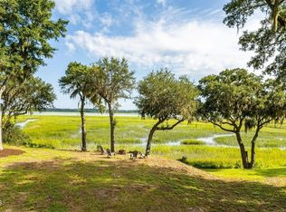 1413 Laudonniere St, Beaufort, SC 29902