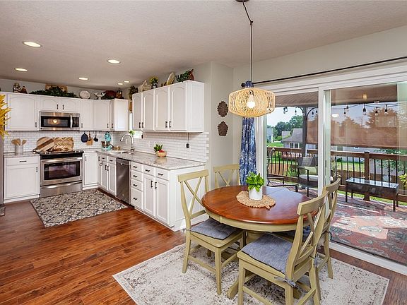 3rd image of 497 Morning Dove Blvd