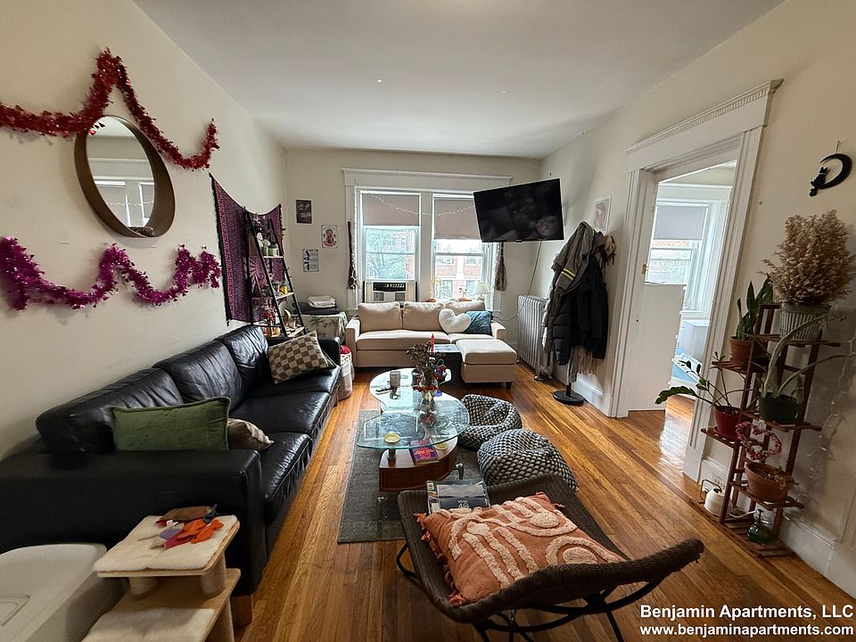 1st image of 134 Englewood Ave #18